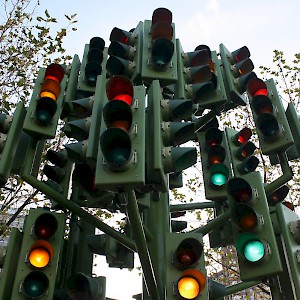 The Traffic Light Tree at the Billingsgate Market roundabout (a 1998 sculpture by Pierre Vivant, not a real traffic signal, but still indicative of how confusing it can be to drive in London). (Photo by Jeff Summers)