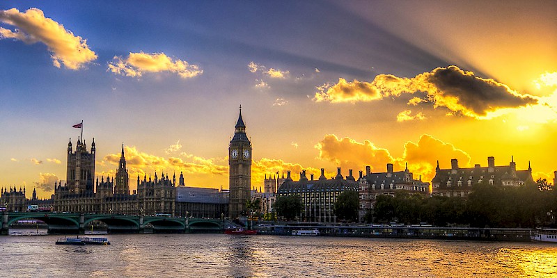 Sunset over Parliament and Big Ben in London, London, London (Photo by Paolo Fernandez)