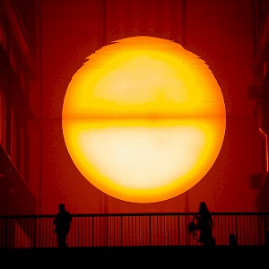 Olafur Eliasson's the Weather Project (2003) installation at the Tate Modern
				(Photo Â© Reid Bramblett)