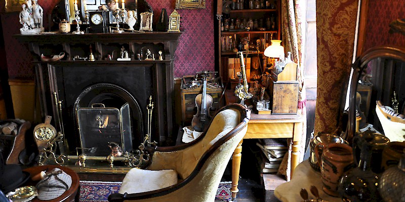 The main parlor in the Sherlock Holmes Museum (Photo by Francisco Antunes)