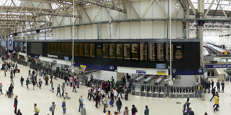 Busy Waterloo Station (Photo Â© Image & Design Ian Halsey MMXIV)