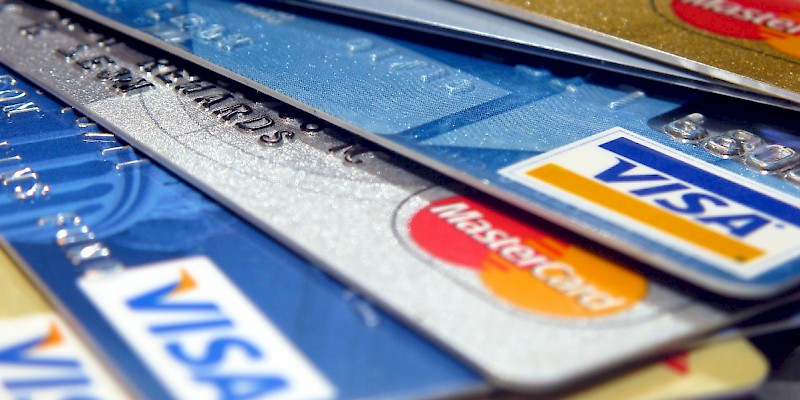 Credit Cards (Photo by Frankieleon)