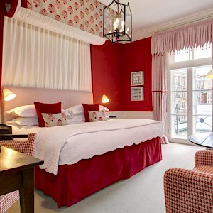 At room at The Pelham Hotel, London (Photo courtesy of the hotel)