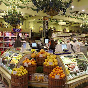 Harrods food halls have the most delectable foods and prepared dishes (Photo by MÃ©dÃ©ric)