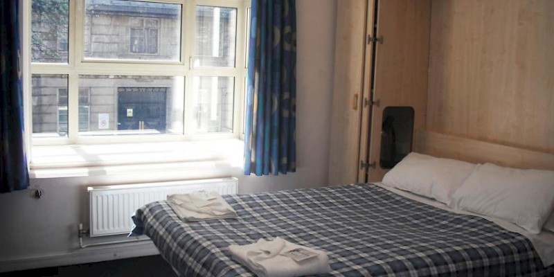 A room at the International Hall dorm (Photo courtesy of the University of London)