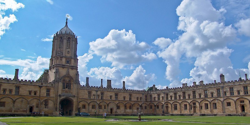 The quad, with the tower housing Great Tom Bell (Photo Â© Reid Bramblett)